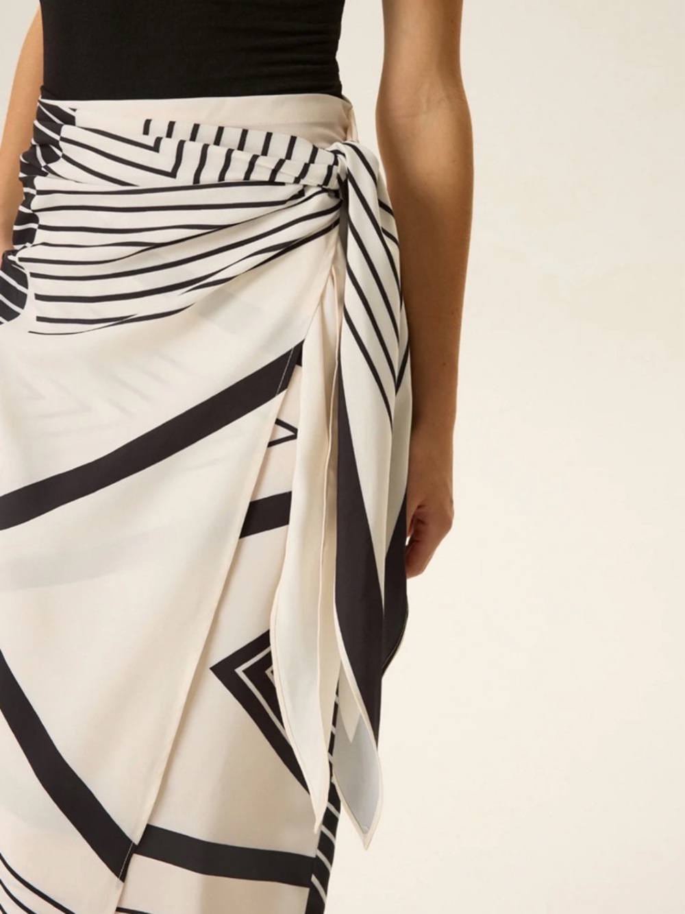 NWT Commense Print Wrap Skirt – S (From Set, Skirt Only) - Picture 3 of 7
